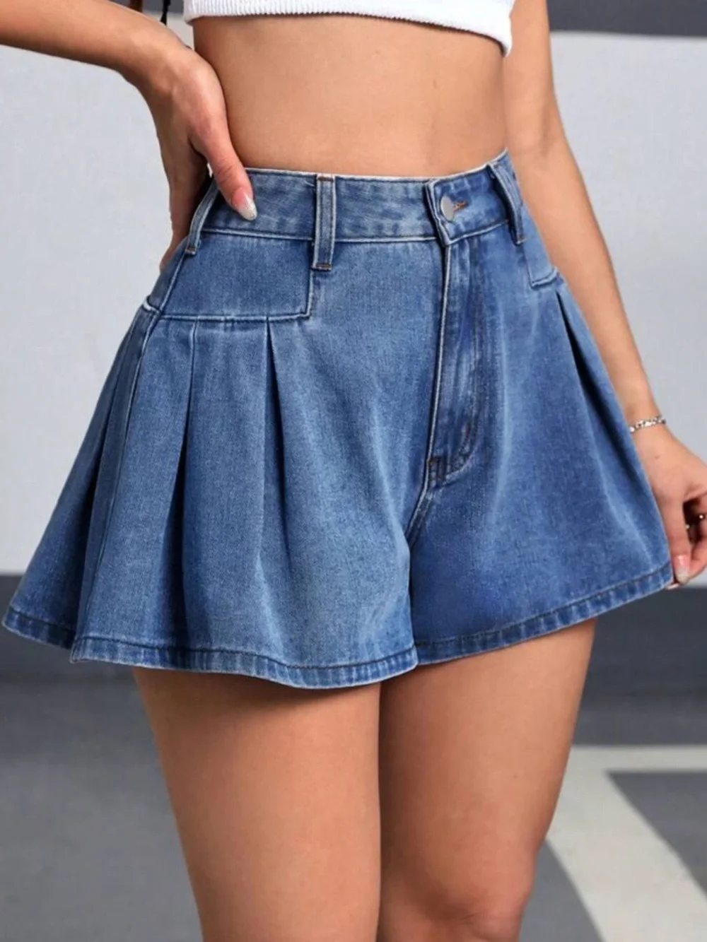 High-Waisted Pleated Denim Shorts (Skirt Look) - 8/10 (30) - Picture 2 of 6